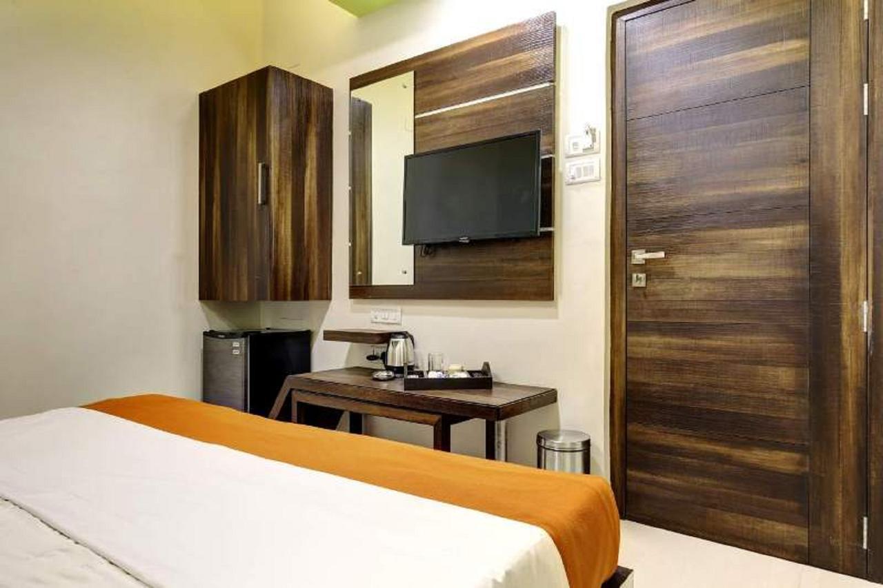 Hotel Lonavla Exteriör bild