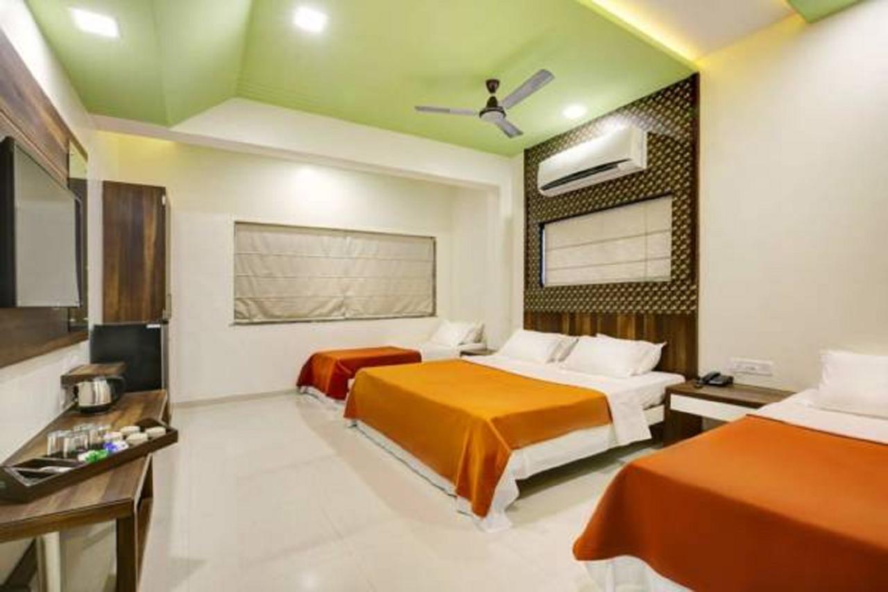 Hotel Lonavla Exteriör bild