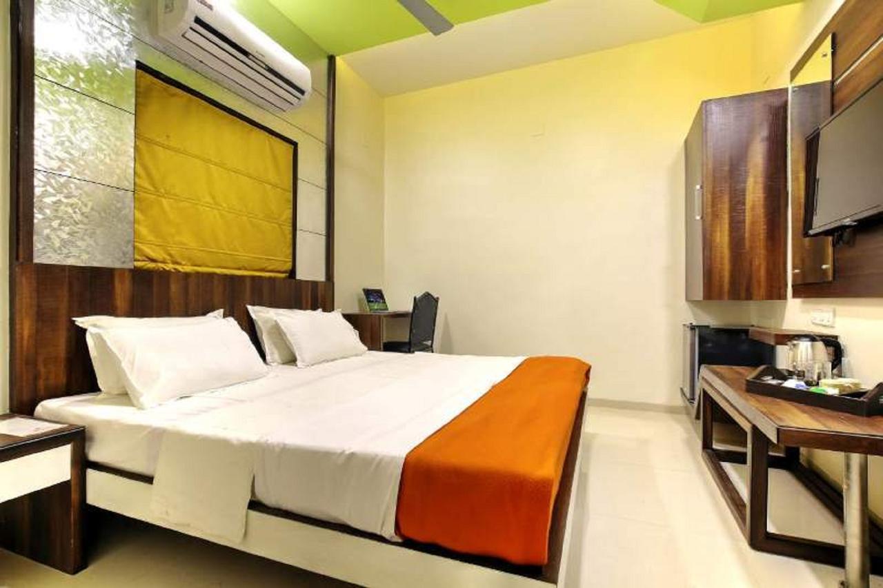 Hotel Lonavla Exteriör bild