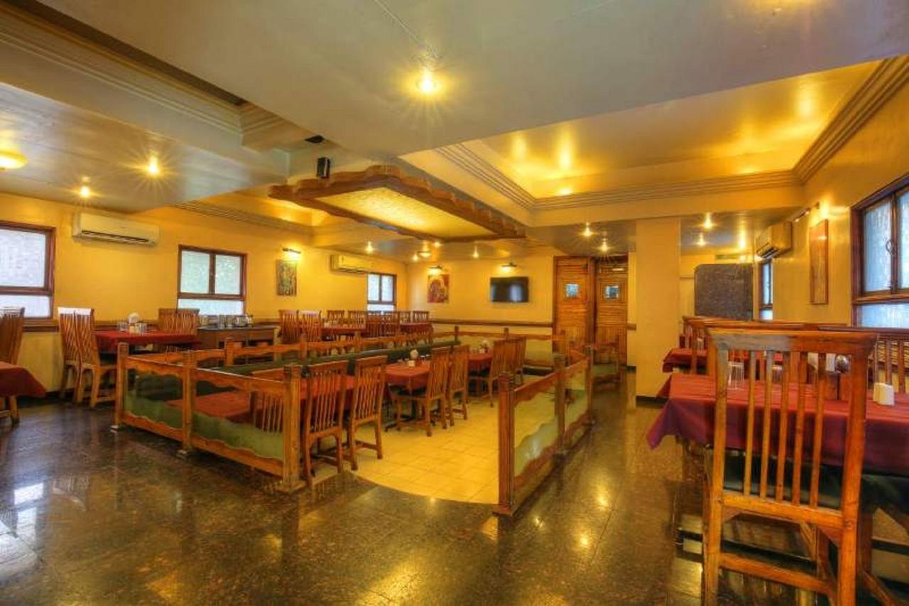 Hotel Lonavla Exteriör bild